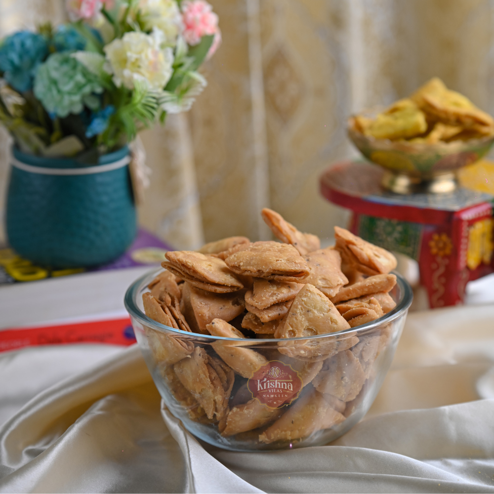 PLAIN MATHRI - Krishna Vilas Namkeen